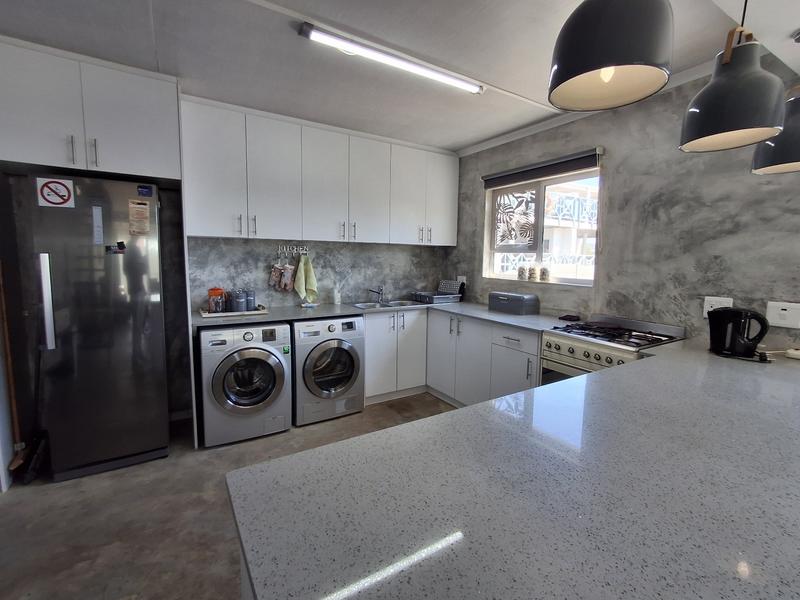 To Let 4 Bedroom Property for Rent in Britannia Bay Western Cape